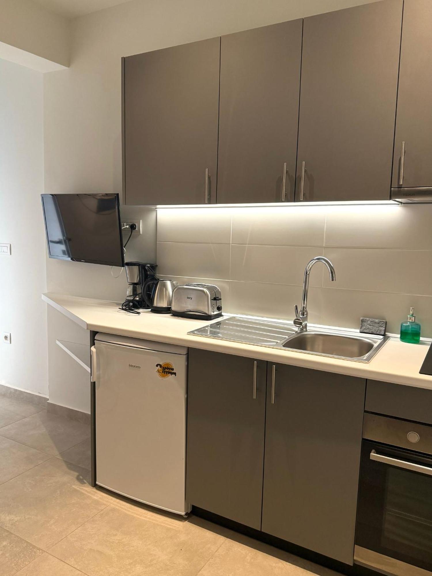 Kipos Suites & Apartments (Adults Only) Ґеннаді Номер фото